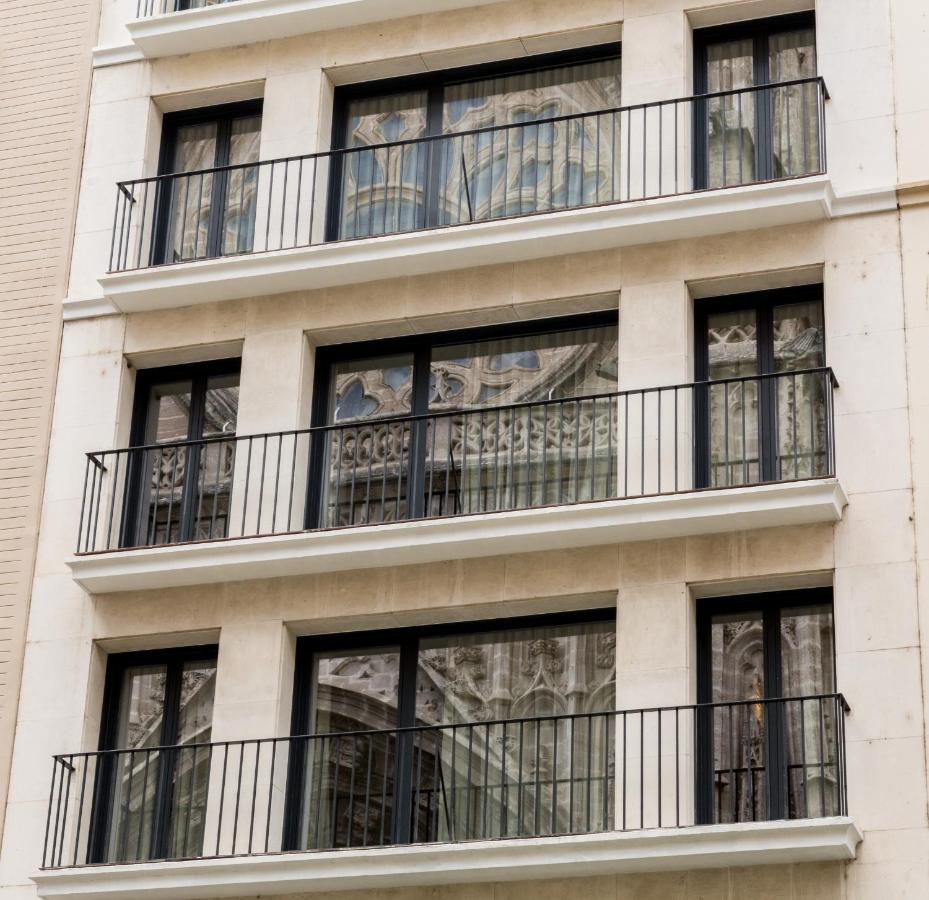 Puerta Catedral Suites Sevilla Exterior foto